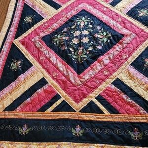 Quilt Floral Diamond Blossom" Cotton Quilt.  #38‎